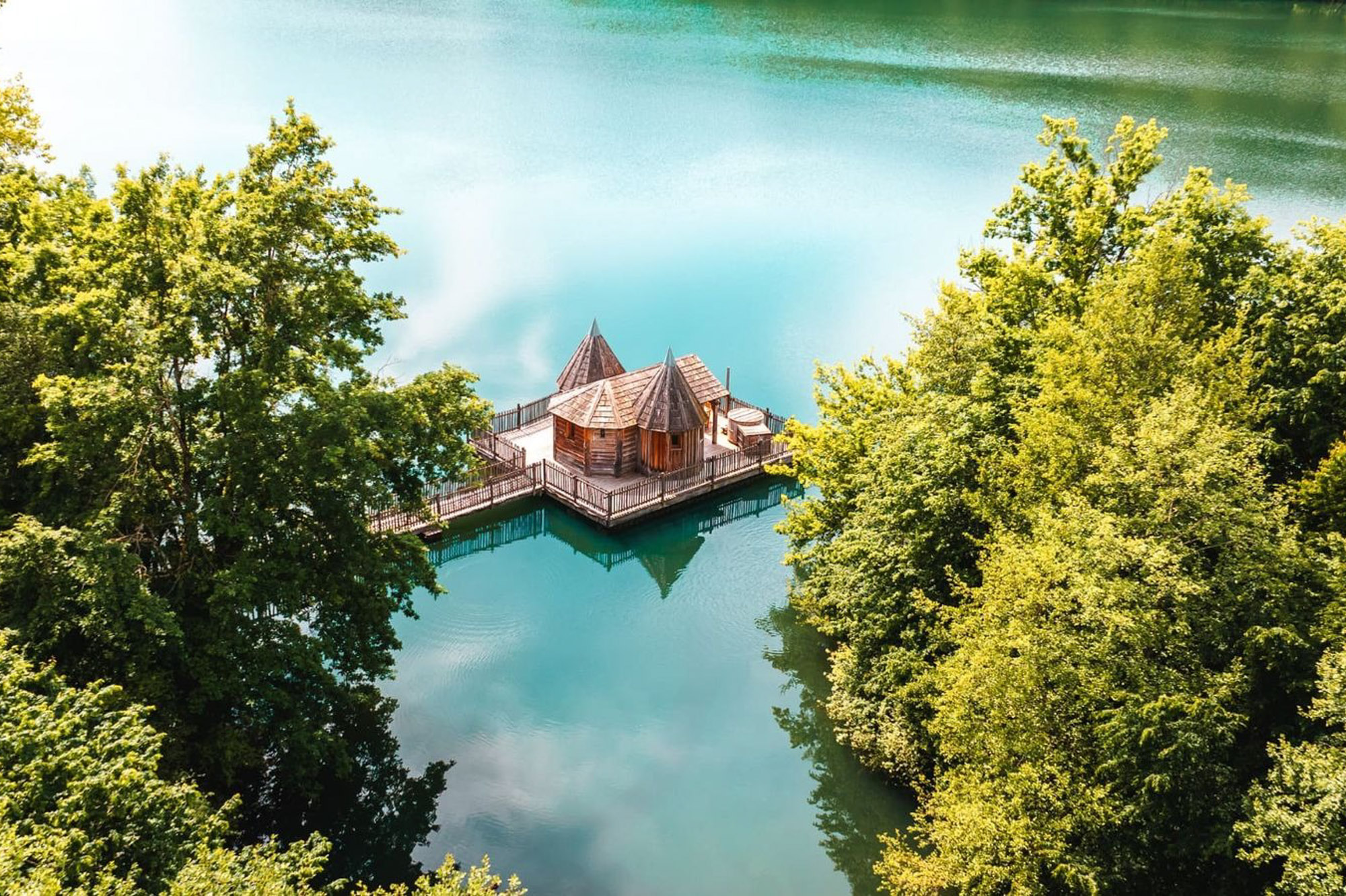 Cabanes Des Grands Lacs Chassey-les-Montbozon Bourgogne-Franche-Comte France hotel review